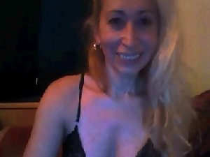 Awesome Mum masturbating on Webcam