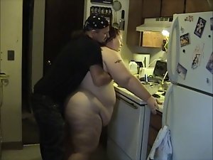 Amateur Fatty Mommy Screwed in my Kitchen