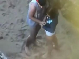 Amateur Couple Secretly Taped While Screwing on Beach