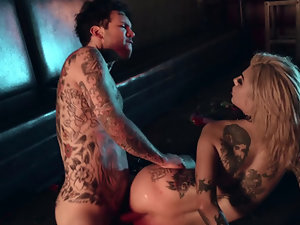Extravagant stripper Bonnie Rotten gets banged by client Small Hands